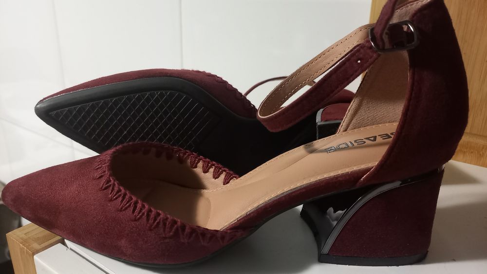 Sapatos bordeaux 37 como novos