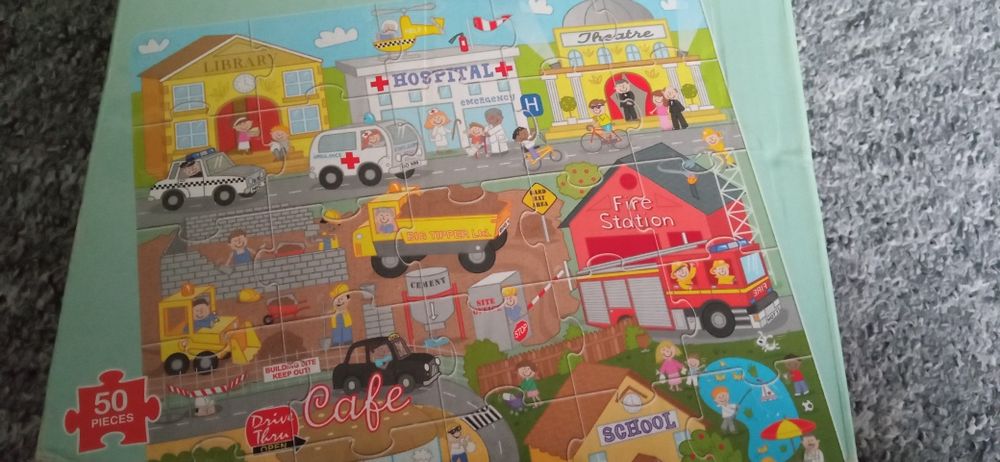 Puzzle ,  gra , rzepy, klocki.