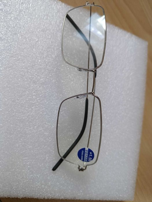 Титановые оправы, очки, футляры для очков