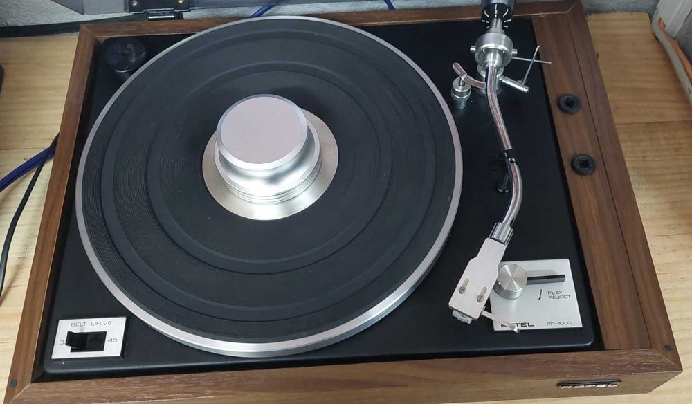 Gira-Discos Rotel RP-1000