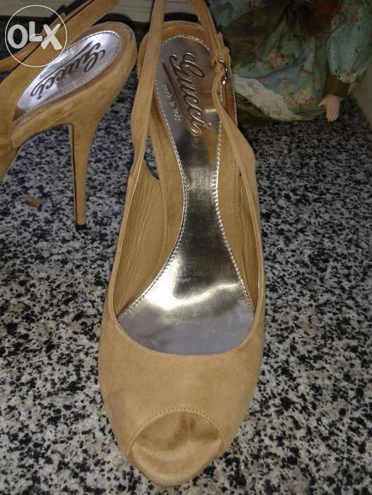 элитные босоножки CUCCI