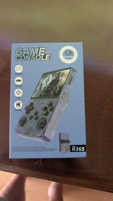Consola Jogos Portátil R36S usada com jogos e cartoes de memoria