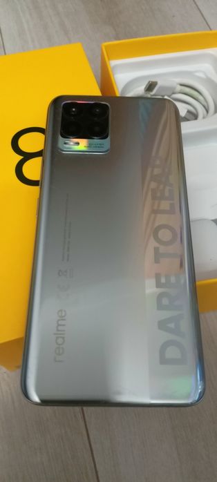Realme 8 w bardzo dobrym stanie.