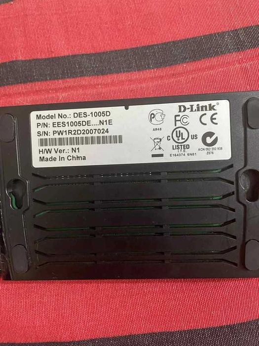 D-Link DES-1005D Switch – Fast Ethernet64737978325762122