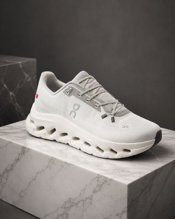 Оригінальні кросівки On Running Cloudtilt White Grey 41-45