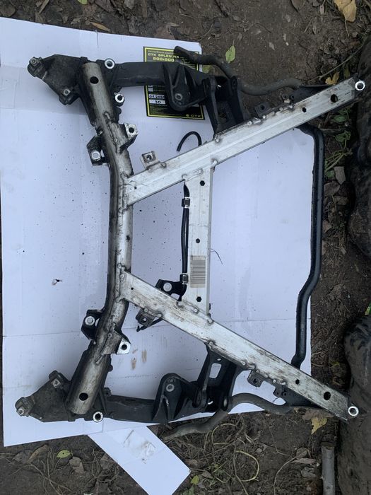 Балка передня Е39 BMW 520 525 528 530 підрамник рама двигуна мотора