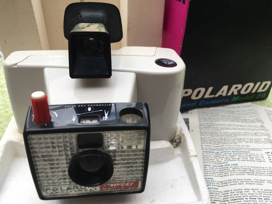 Polaroid Land Camera Model 20 The Swinger c/ caixa original e document