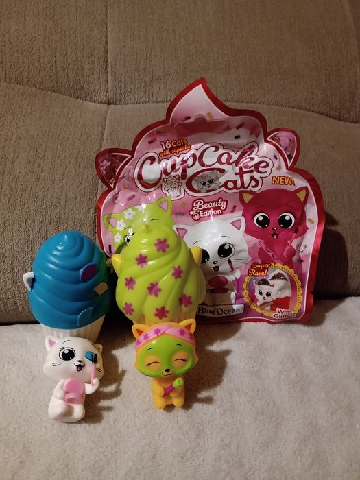 2 śliczne figurki Cup cake cats tylko rozpakowane do zdjęćia