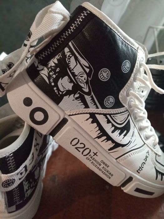 Кросівки 20+літні