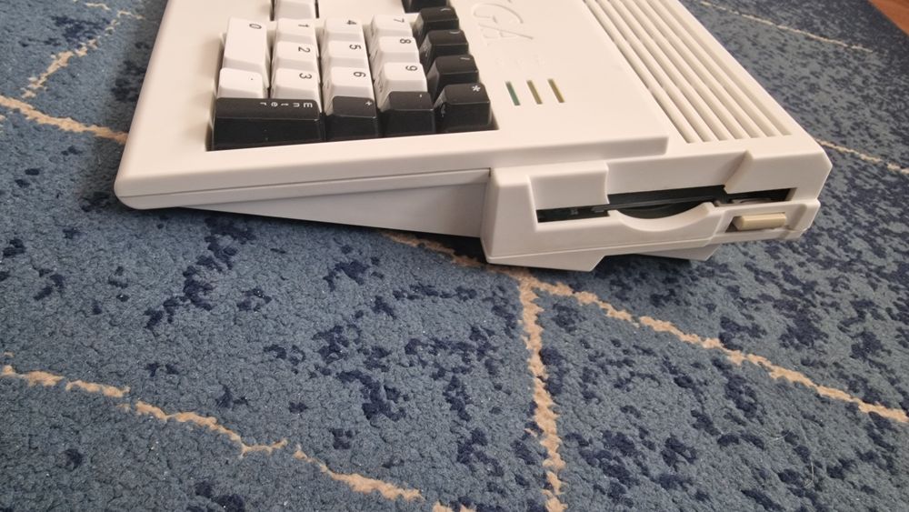 Amiga 1200. Komputer , nowa obudowa  i nowe klawisze