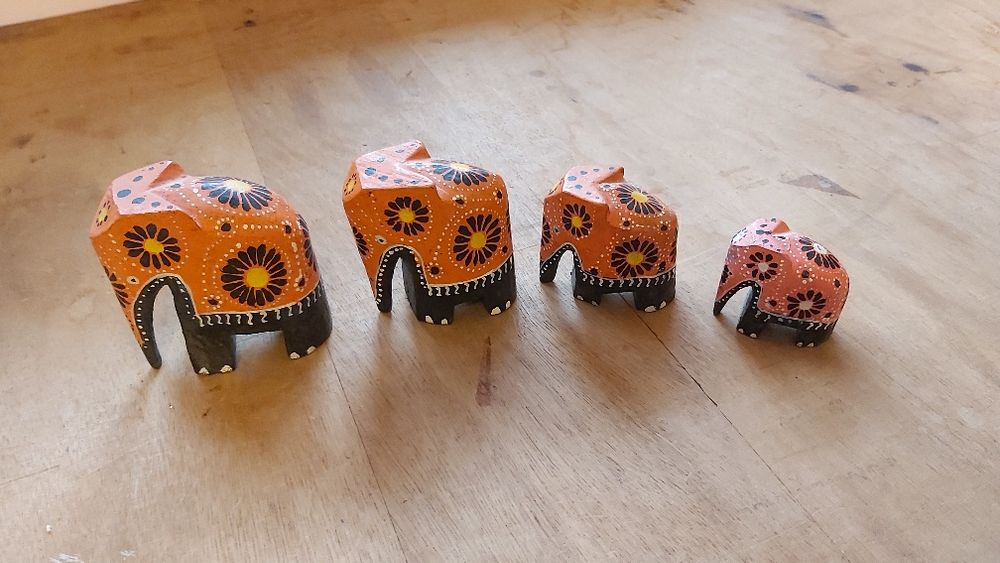 Drewniane słoniki ręcznie malowane z Indonezji