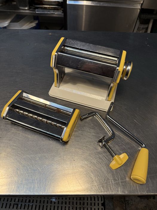 Maquina de fazer pasta italiana