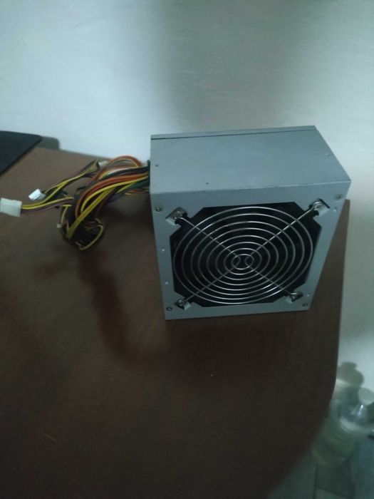 Комп'ютерний блок живлення, б/у 450 Вт