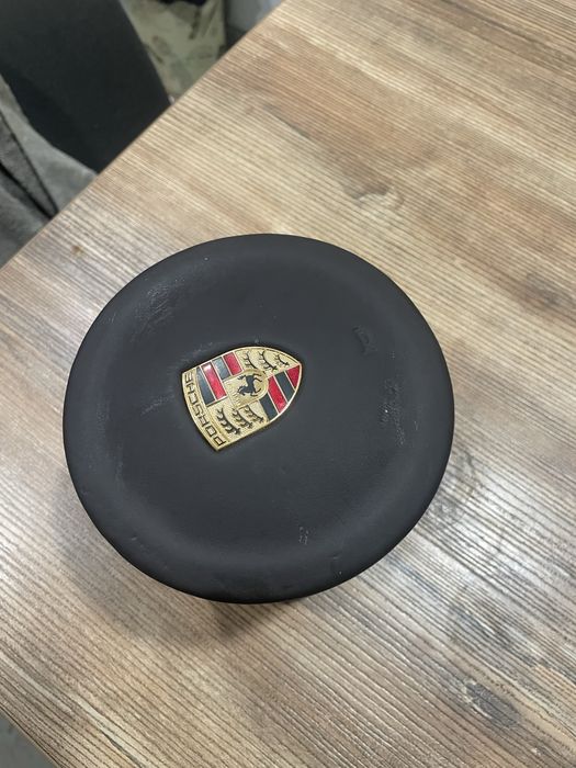 Продам аірбек на Порш