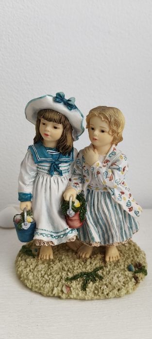 Estatueta "On the Seashore" da The Leonard Collection