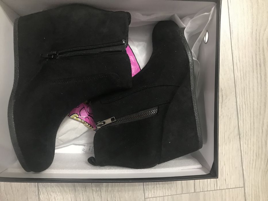 Замшеві ботінки нові