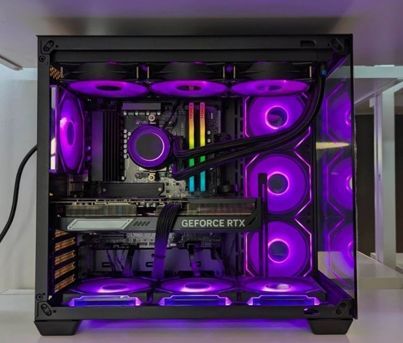 Ryzen 9800X3D/32GB DDR5/SSD de 2TB/RTX 5080 16GB
E
eliasbernhagen
