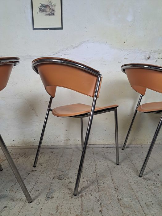 krzesła calligaris, włoskie skórzane, bauhaus