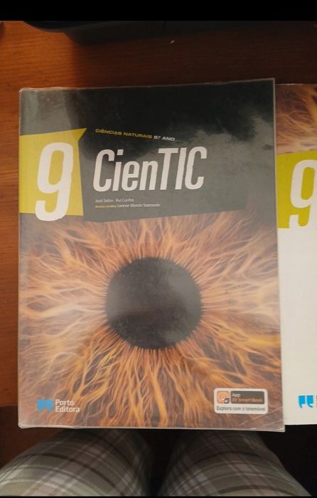 Manual e caderno de fichas de ciências 9°ano "CienTIC"