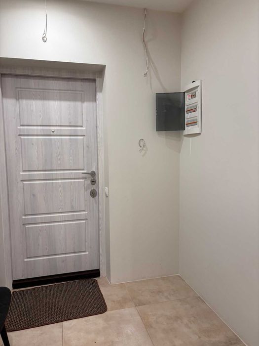 4-х к.квартира з новим євро ремонтом, піша хода до метро, ​​новобудова