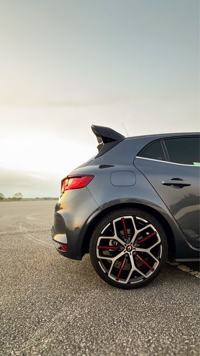 Spoiler/ aleiron para megane 4 rs  trophy