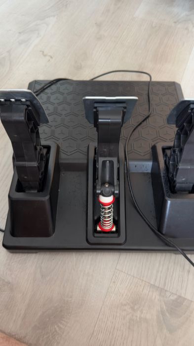 Kierownica Thrustmaster T248 z pedałami do Xbox Series X/S, Xbox One, PC + Thrustmaster TH8S Shifter Add-On
