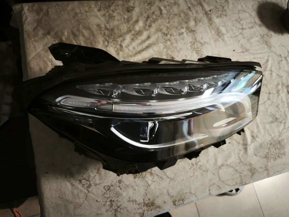 Farol direito bi-xenon LED Mercedes GLA 156