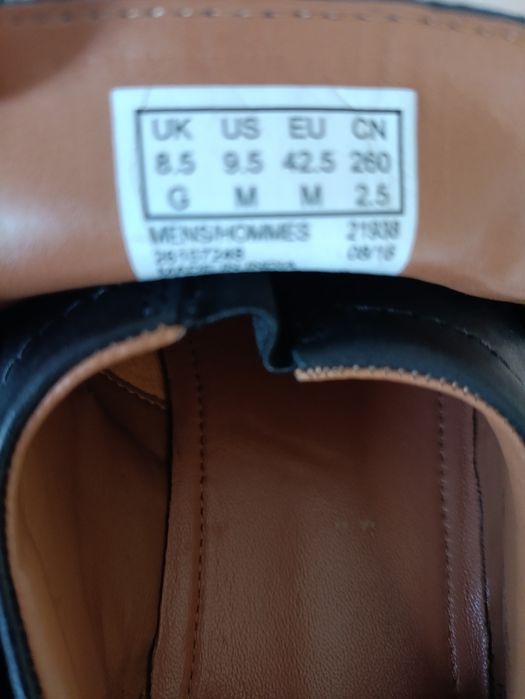 Туфлі Clarks чоловічі шкіра 42,5(28,5см)Туфлі Geox 44 (29,5) шкіра.