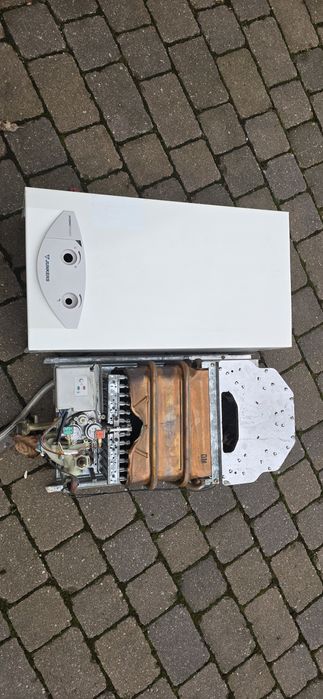 Piecyk Junkers Hydropower cieknie