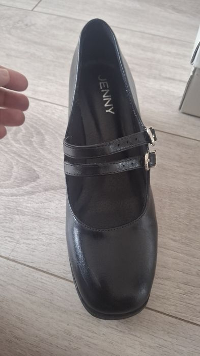 Sprzedam  buty dla dziewczynki
