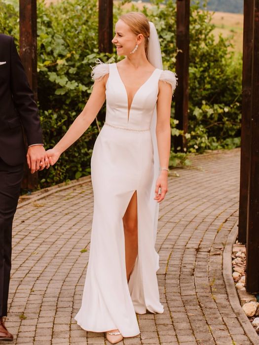 Suknia ślubna z piórami