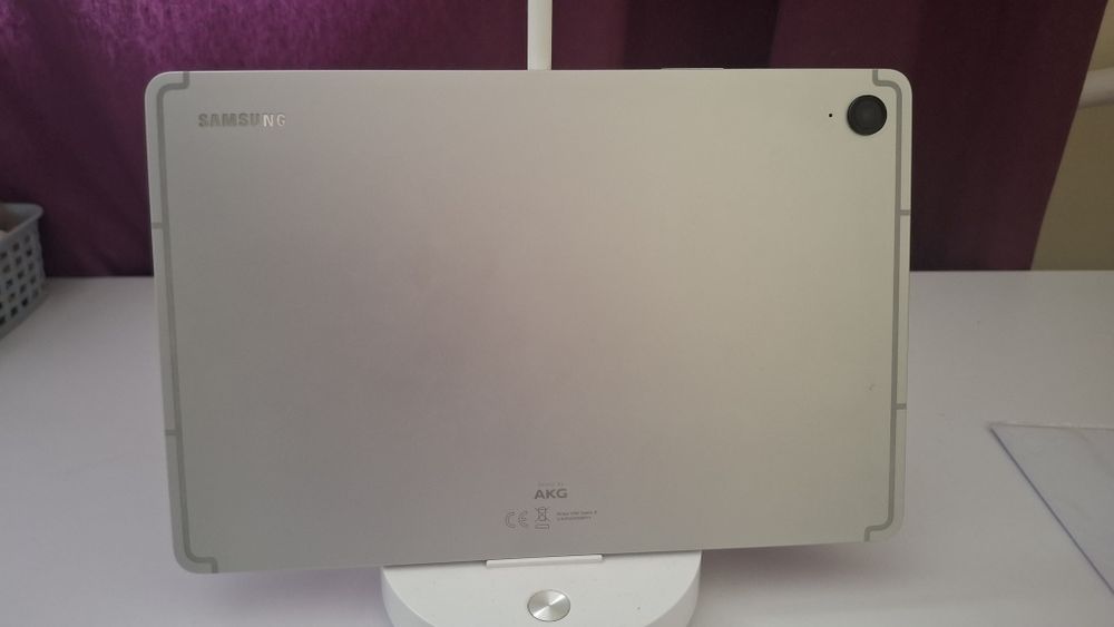 Планшет Samsung Galaxy Tab S9 FE