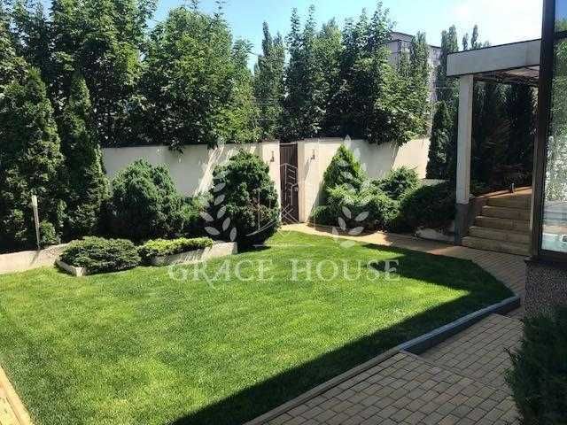 Продажа дома с ремонтом на Нивках 290 м2. бассейн, закритий КГ, охрана