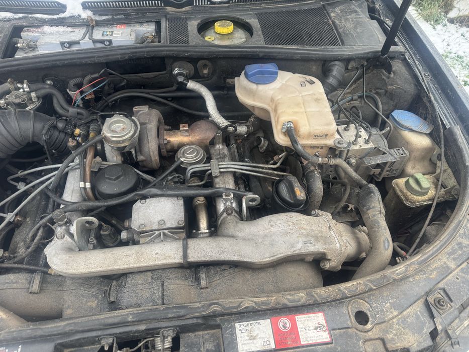 Продам Ауді та запасний кузов до неї