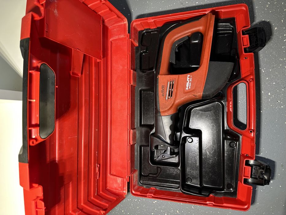 Аккумуляторная сабельная пила Hilti WSR 36-A +кейс Hilti b36/5.2