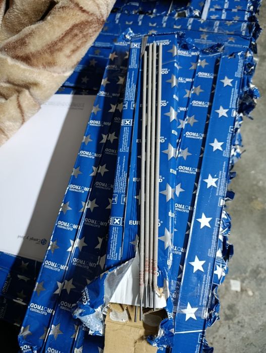 Vendo lote 1650  eletrodos (3.2*450 13 packs 50 unidades 650  uni)