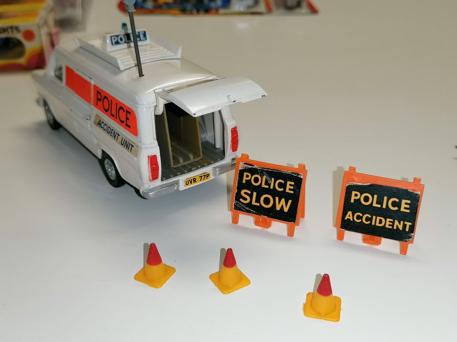 Dinky Toys Ford Transit Van