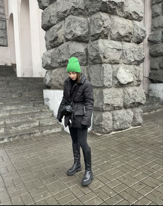 Яскрава шапка.