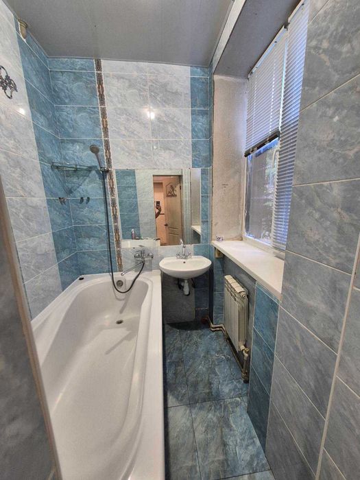 2-к сталинка в центре с АВТОНОМКОЙ • Кухня 14м² • 3 БАЛКОНА!