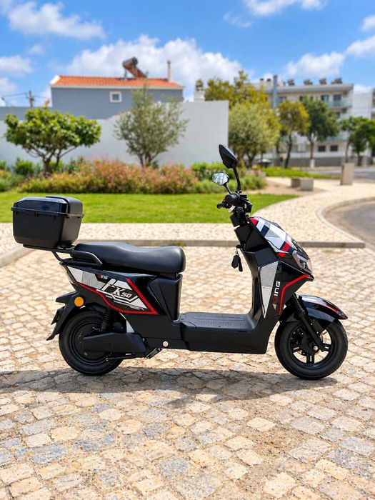 Scooter Elétrica KING K50 – Comprada em Agosto – como nova- Bateria Amovível + Mala