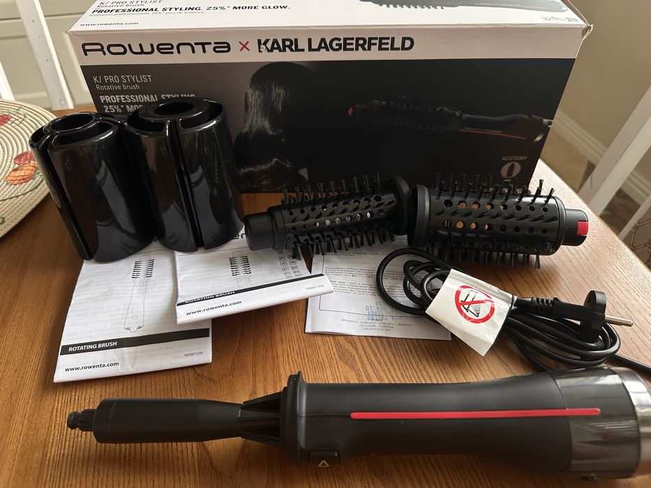 Фен-щітка Rowenta x KARL LAGERFELD Express Style CF635LF0