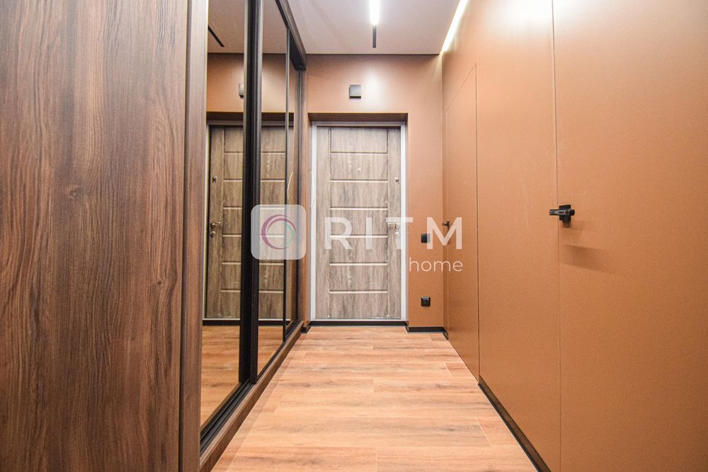 Продається сучасна квартира у житловому комплексі Central Hall