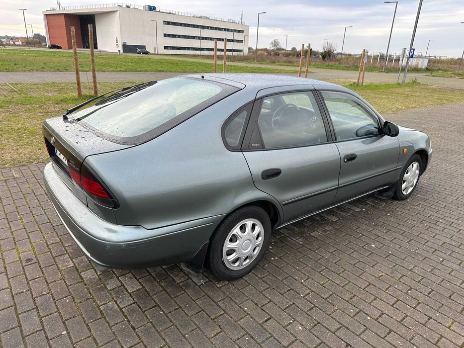 Toyota Corolla 1995 | Gasolina | Fiável e Económico