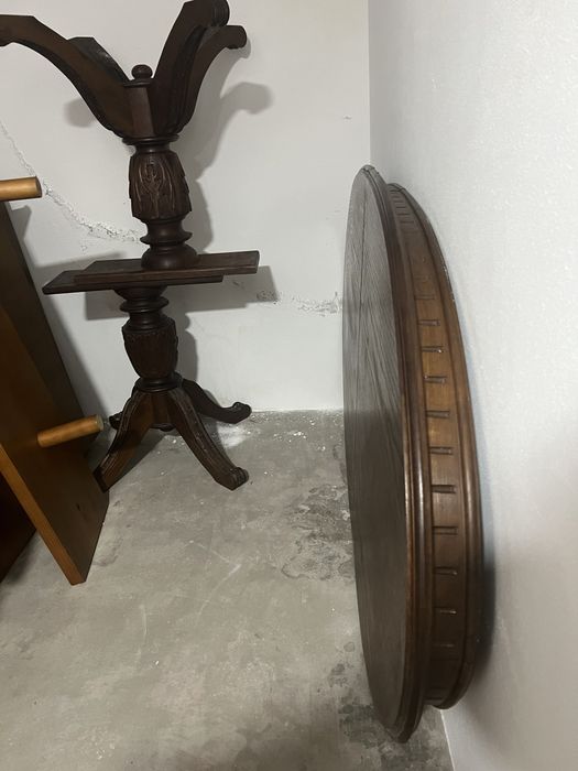 Mesa de sala em madeira