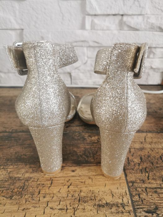 Sandały damskie na klocku