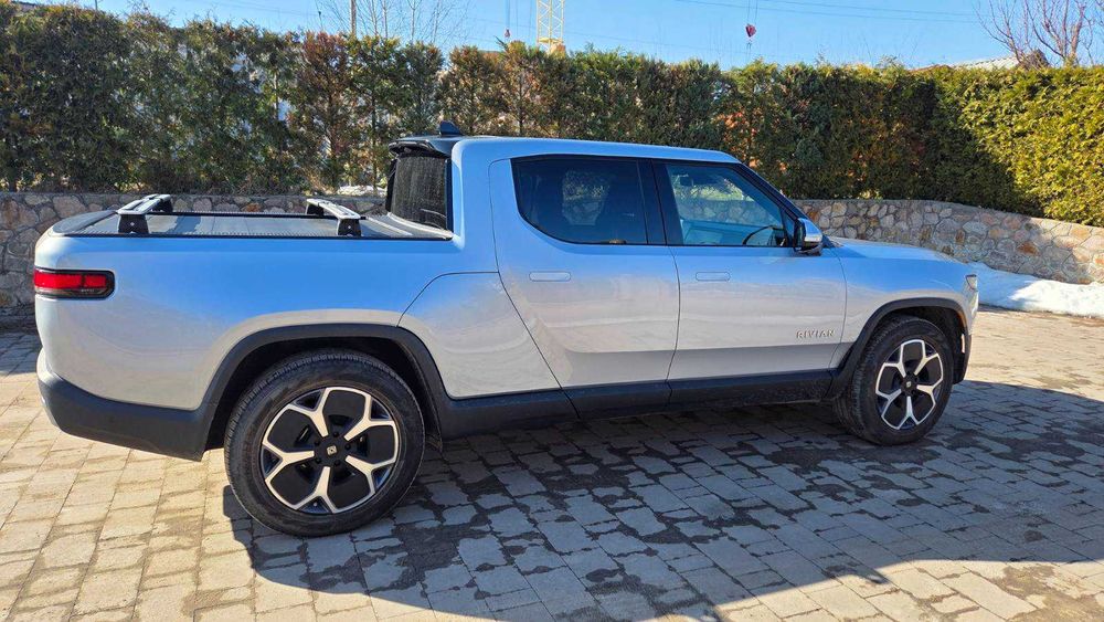 2024 Rivian R1T Dual Large