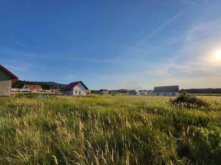 Działka budowlana 900m² w Sobótce z widokiem na Ślężę