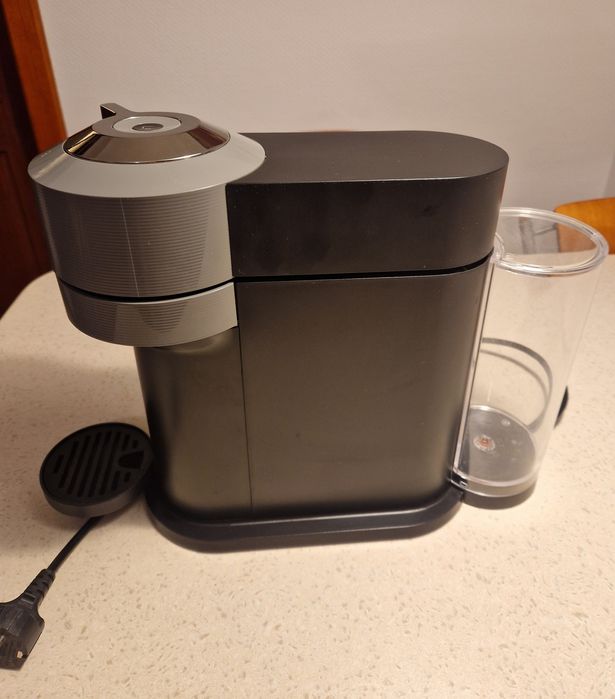 Ekspress Nespresso Vertuo Next + kapsułki + odkamieniacz