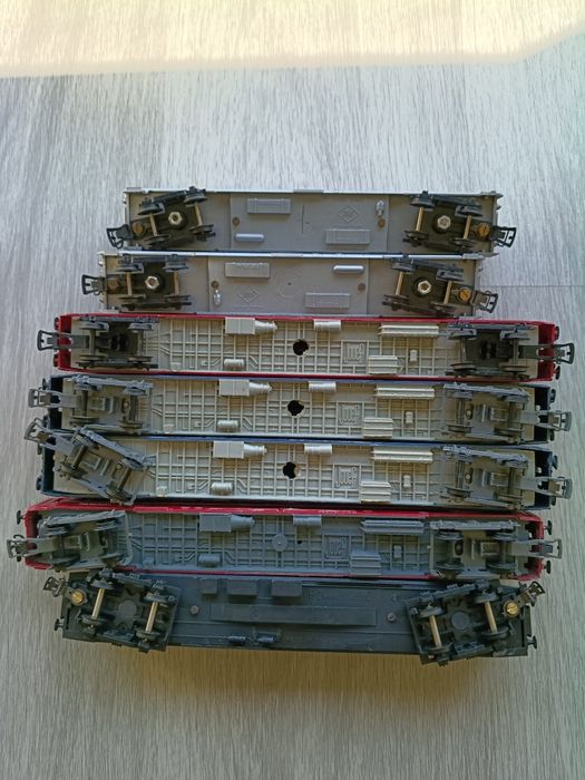 Conjunto 7 carruagens passageiros, H0 1/87