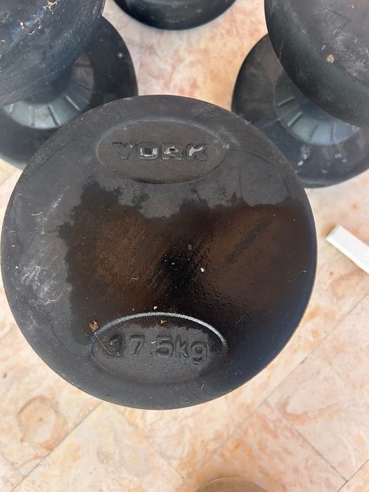 Halteres ginásio 2 pesos diferentes 17.5kg e 22.5kg